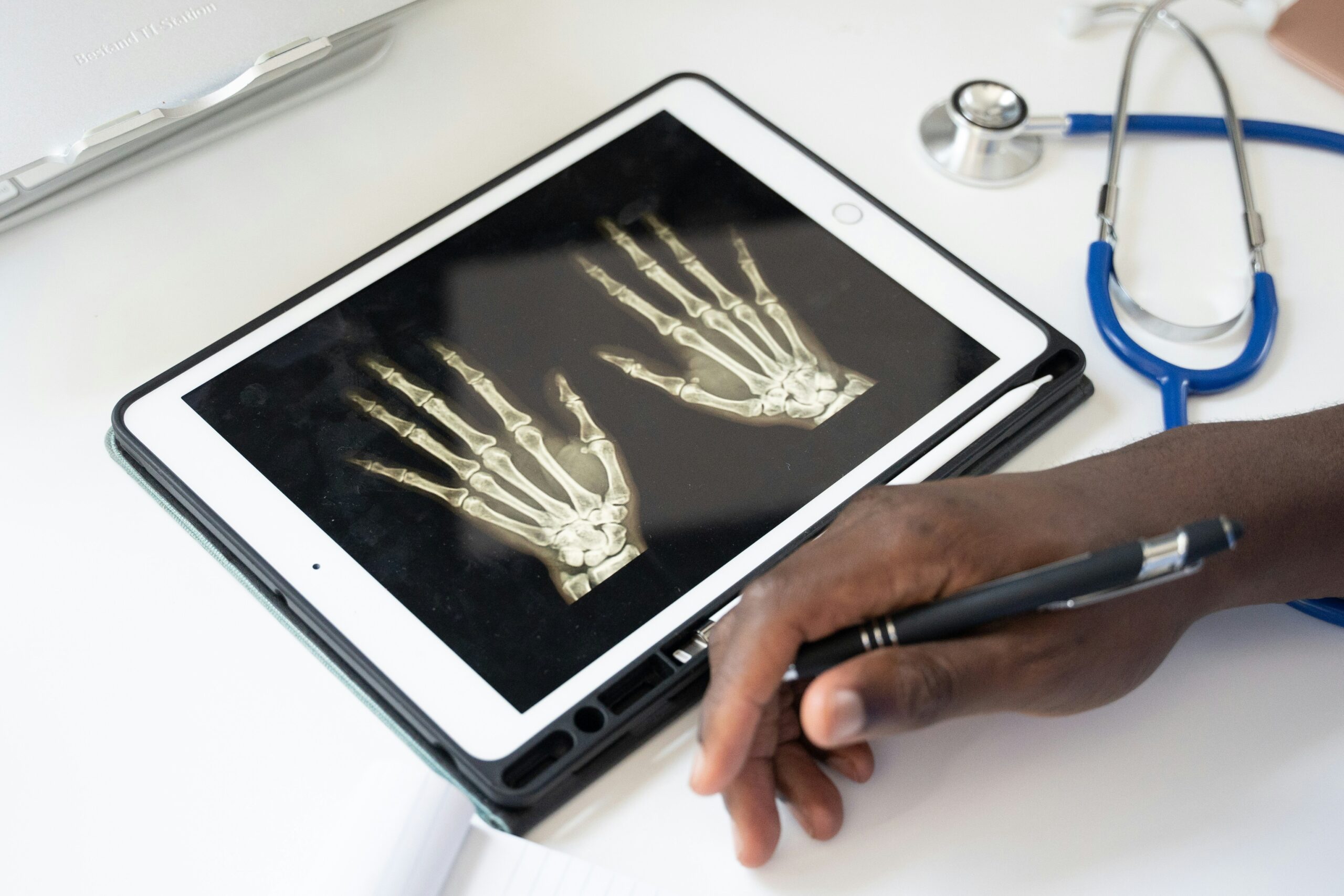 Paediatric radiologist and fracture dating